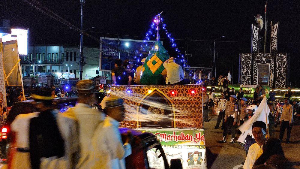 Lomba Mobil Hias Ramaikan Pawai Takbir di Timika