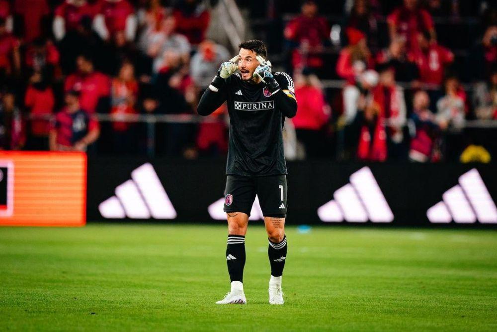 Roman Burki (instagram.com/rbuerki)
