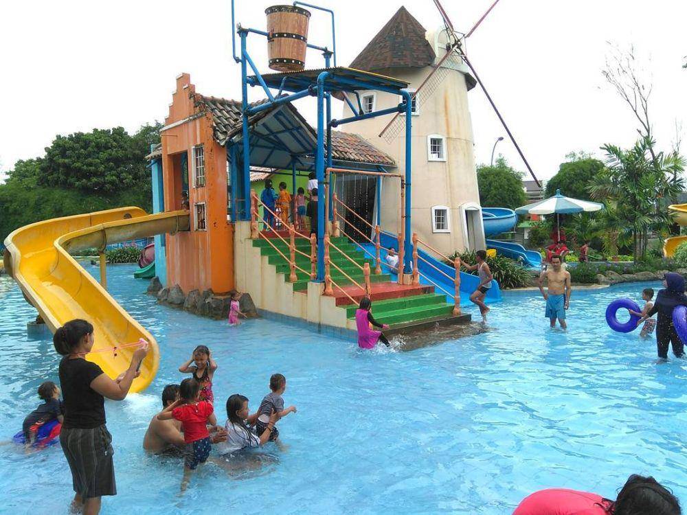 Amsterdam Waterpark untuk wisata air di Jabodetabek