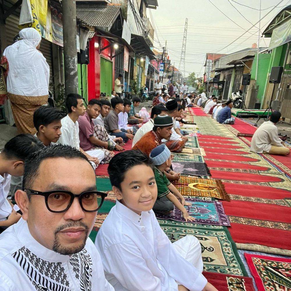 potret artis rayakan Lebaran 2023 (instagram.com/ahmadsahroni88)