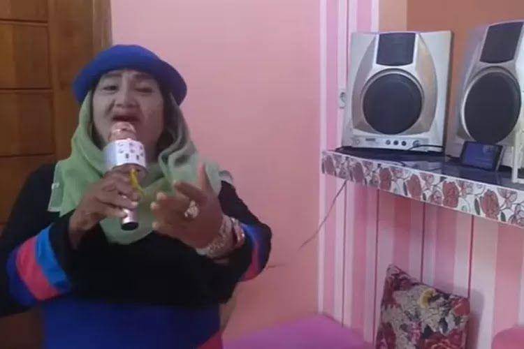 artis yang meninggal dunia di awal 2023 (youtube.com/IIS PISKA OFFICIAL N FAMILY)