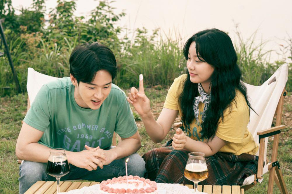 9 Cuplikan Jang Dong Yoon-Park Yoo Na sebagai Kekasih di Film Long D