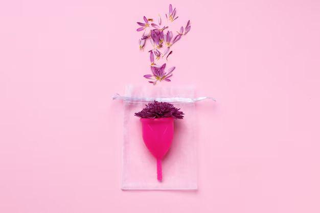 Ilustrasi menstrual cup berkapasitas besar (Freepik.com/ fabrikasimf)