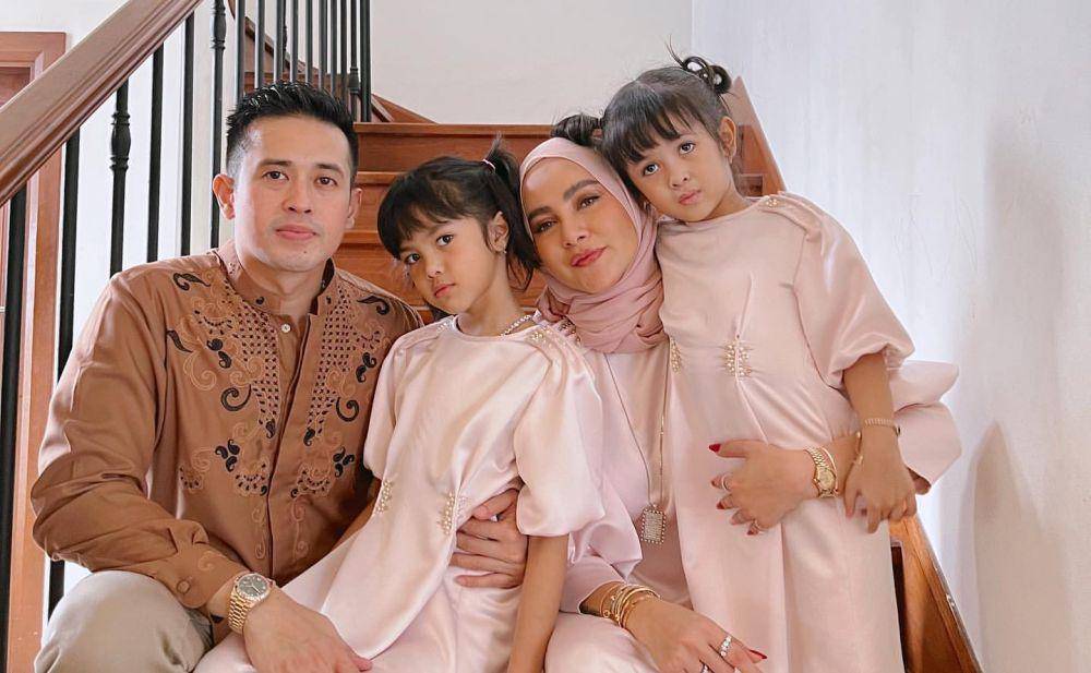 artis yang bercerai dengan dikaruniai dua anak (instagram.com/ollaramlan)