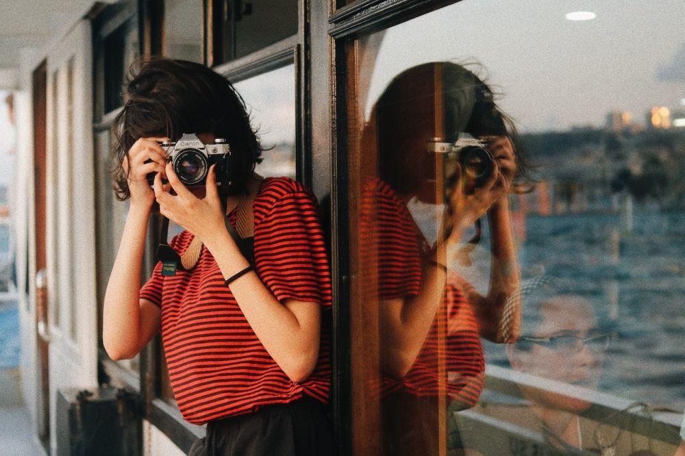 Candid: Pengertian, Angle Kamera dan Tips Fotonya!
