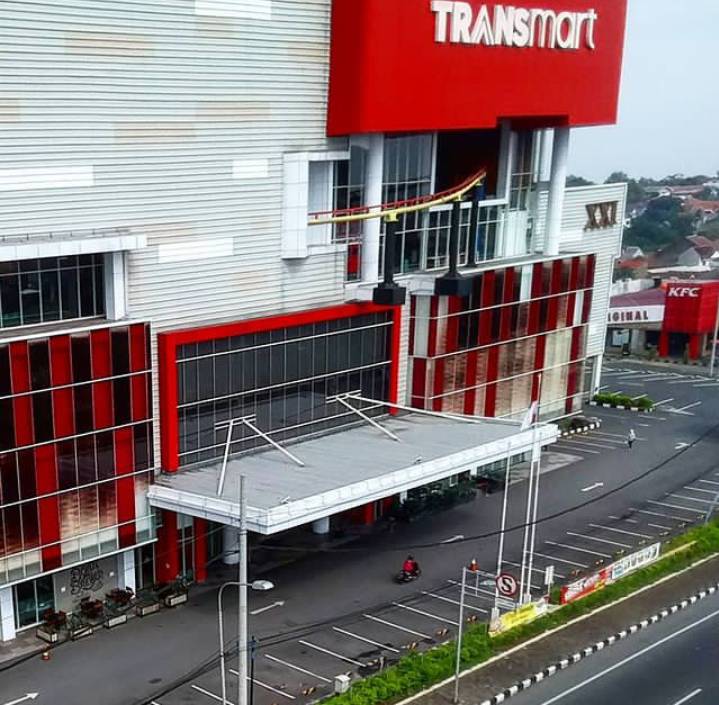 potret bangunan Transmart Setiabudi (instagram.com/vr.drone.smrg)