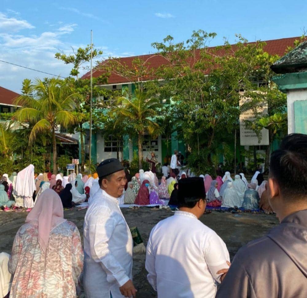 Jemaah Muhammadiyah di Kota Palembang melaksanakan salat Id (Dok: istimewa)