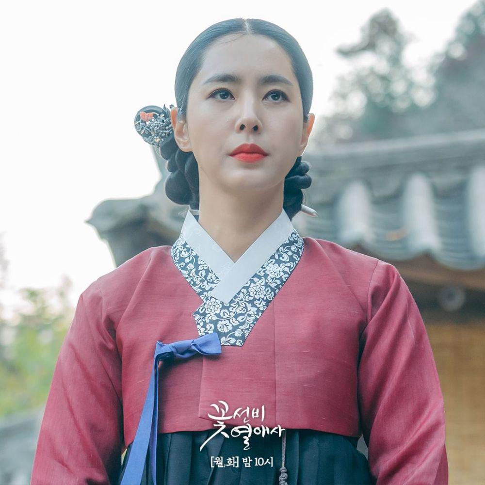 Han Chae Ah dalam drama The Secret Romantic Guesthouse (instagram.com/sbsdrama.official)