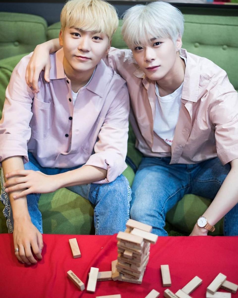 Moonbin ASTRO dan Seungkwan Seventeen (instagram.com/caratdeul_)