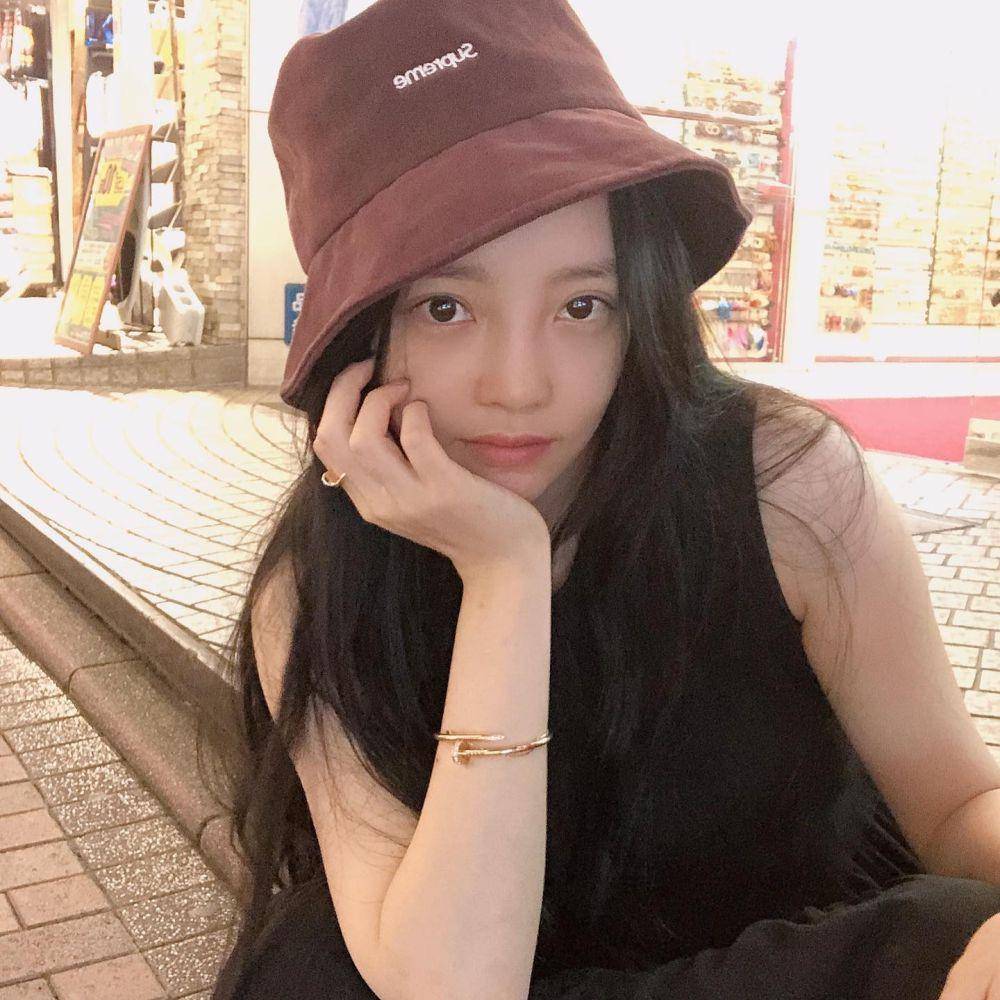 Goo Hara (instagram.com/koohara__)