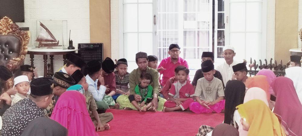 Santuni Anak Yatim, Cara Bupati Sumenep Sambut Awal Syawal