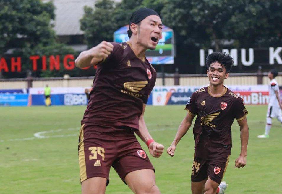Kenzo Nambu sebagai salah satu pemain kunci yang membawa PSM Makassar juara Liga 1 Indonesia 2022/2023. (instagram.com/psm_makassar)