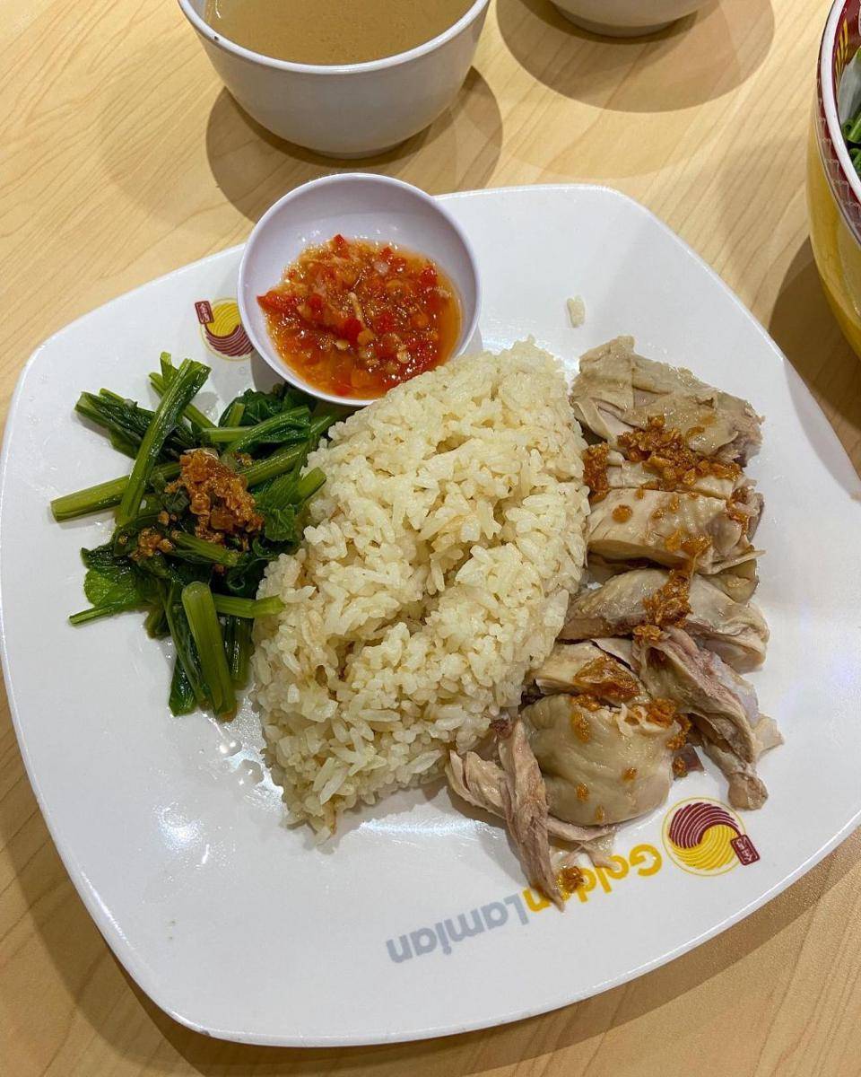 nasi hainan (instagram.com/sharing_jajanan)