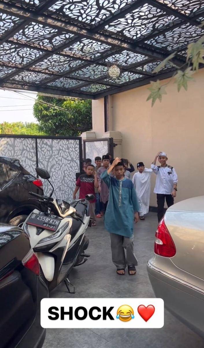 potret suasana Lebaran di rumah Fadil Jaidi (instagram.com/fadiljaidi)