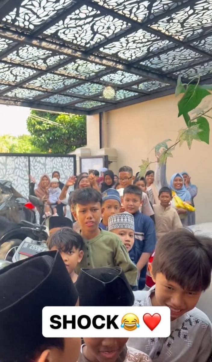 potret suasana Lebaran di rumah Fadil Jaidi (instagram.com/fadiljaidi)