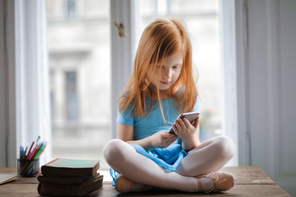 5 Cara Efektif Mengendalikan Kecanduan Screen Time Anak