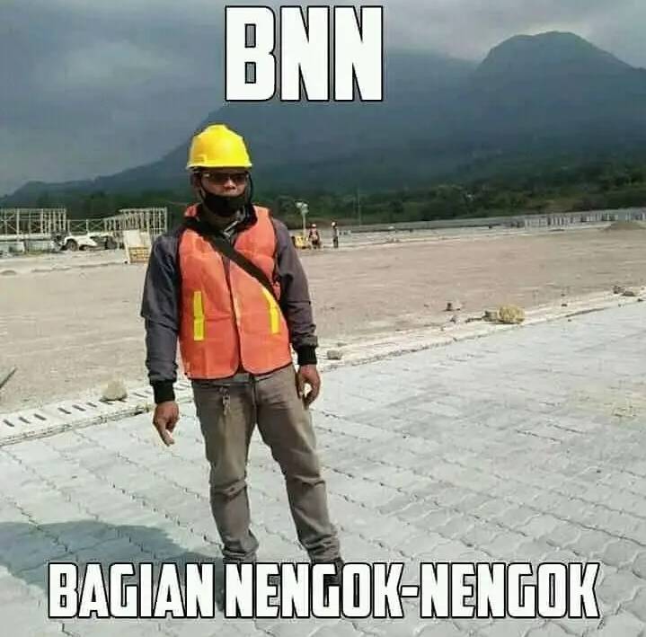 meme lucu kuli bangunan (facebook.com/CaraPedia)