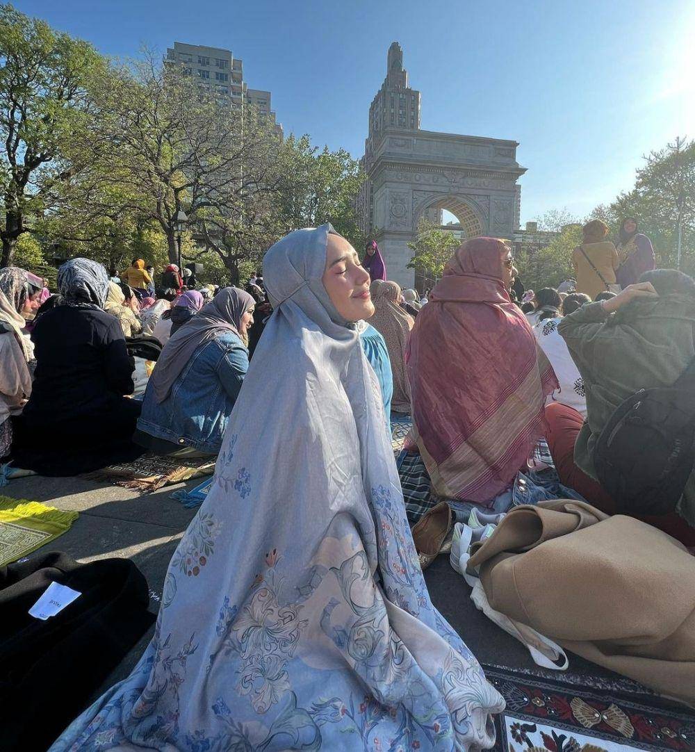 momen Lebaran Beby Tsabina di New York (instagram.com/bebytsabina)