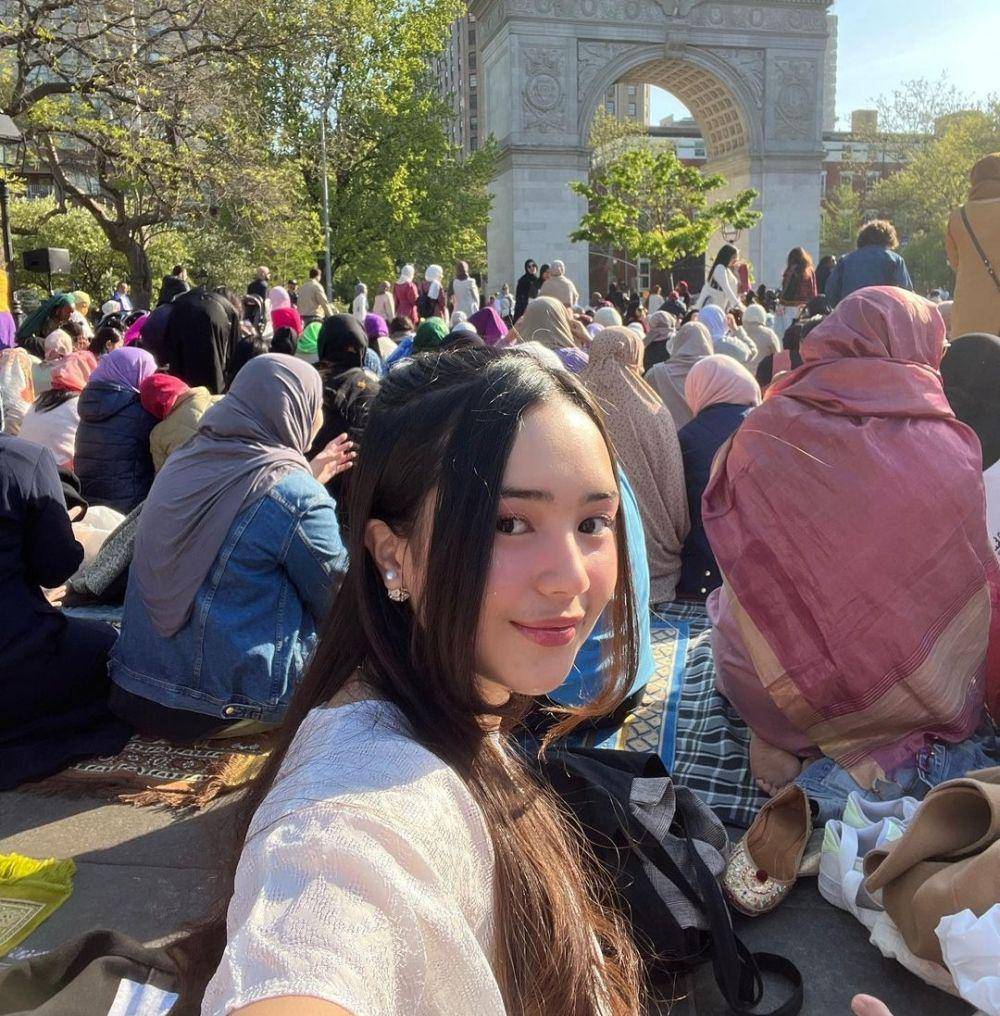 momen Lebaran Beby Tsabina di New York (instagram.com/bebytsabina)
