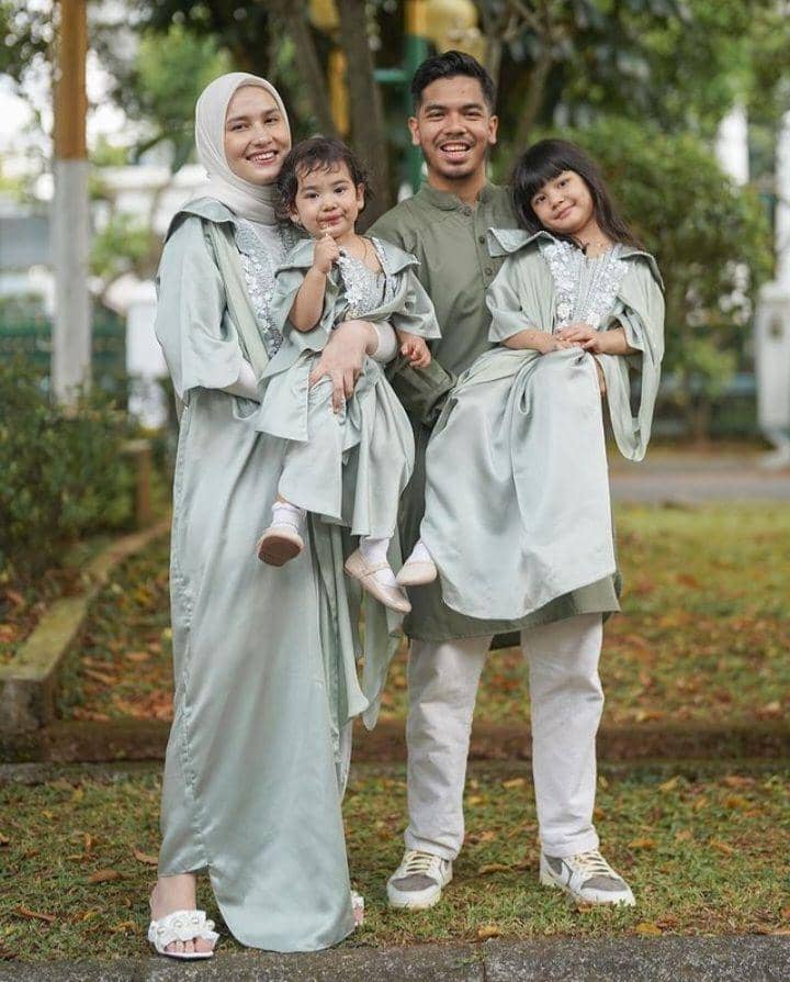 potret Dwi Handa dan keluarga saat lebaran (instagram.com/ @dwihandaanda)