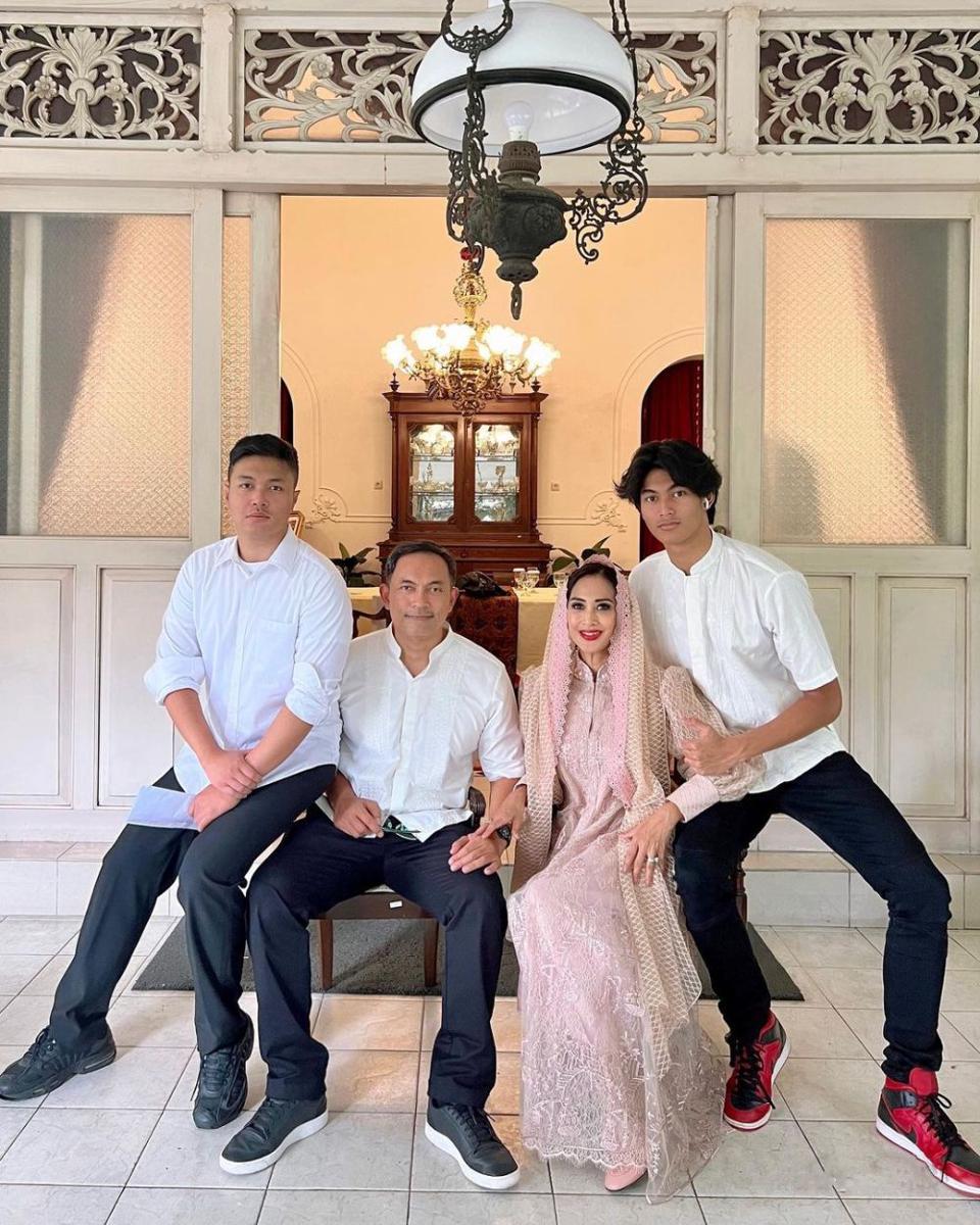 potret keluarga Diah Permatasari (instagram.com/dps_diahpermatasari)