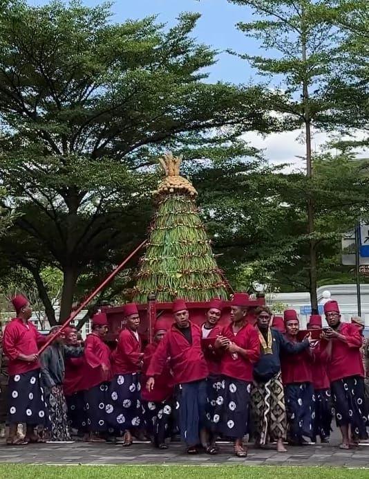 Vakum selama 2 tahun akibat COVID-19, kegiatan Grebeg Syawal tahun ini kembali diadakan(Instagram/humasjogja)