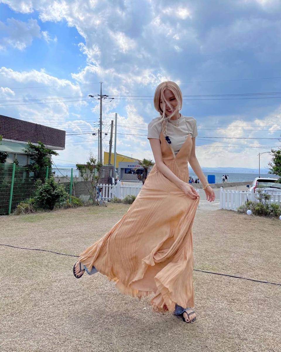 Rose BLACKPINK (instagram.com/roses_are_rosie)
