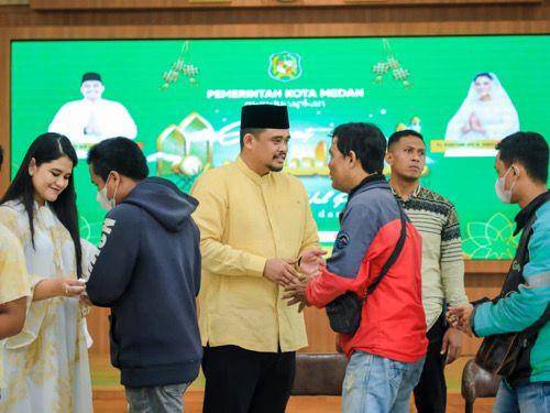 Bobby Nasution dan Kahiyang menggelar open house yang dihadiri warga Medan dari berbagai kalangan (Dinas Kominfo Medan)