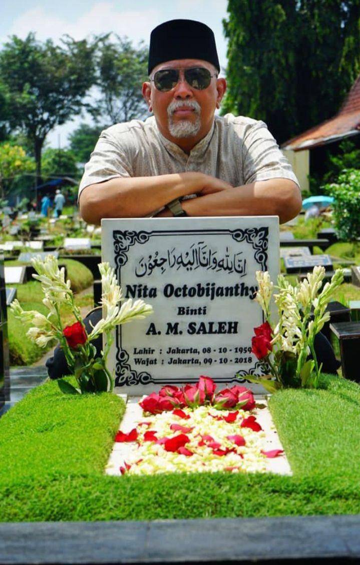 potret Indro Warkop rayakan Lebaran 2023 (instagram.com/indrowarkop_asli)