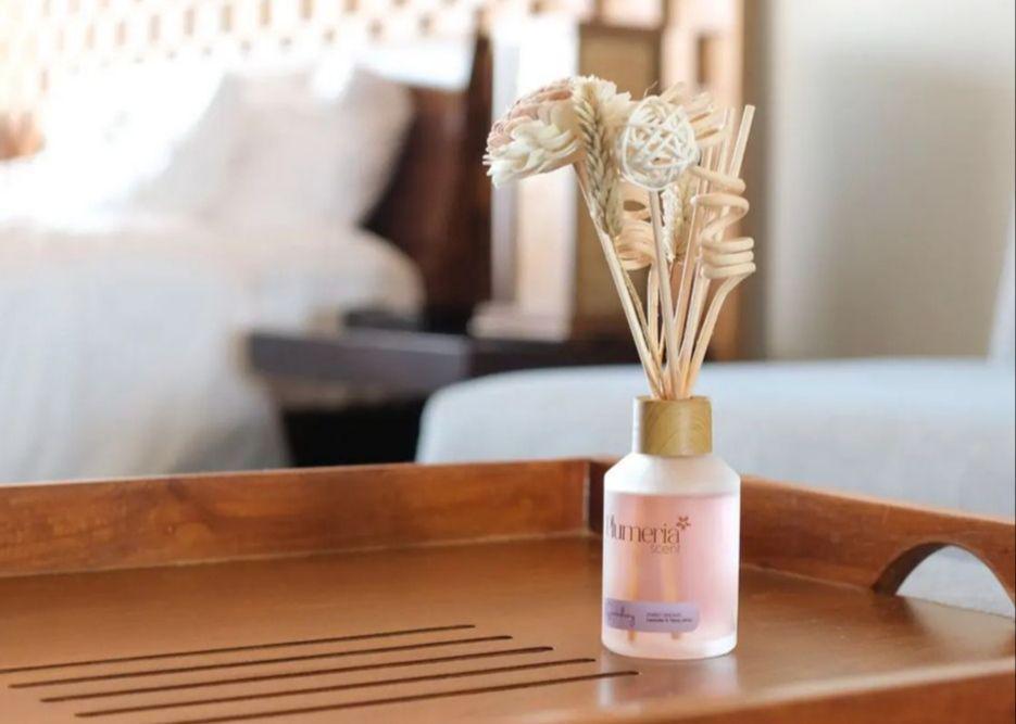 ilustrasi reed diffuser (Instagram.com/plumeria.scent)