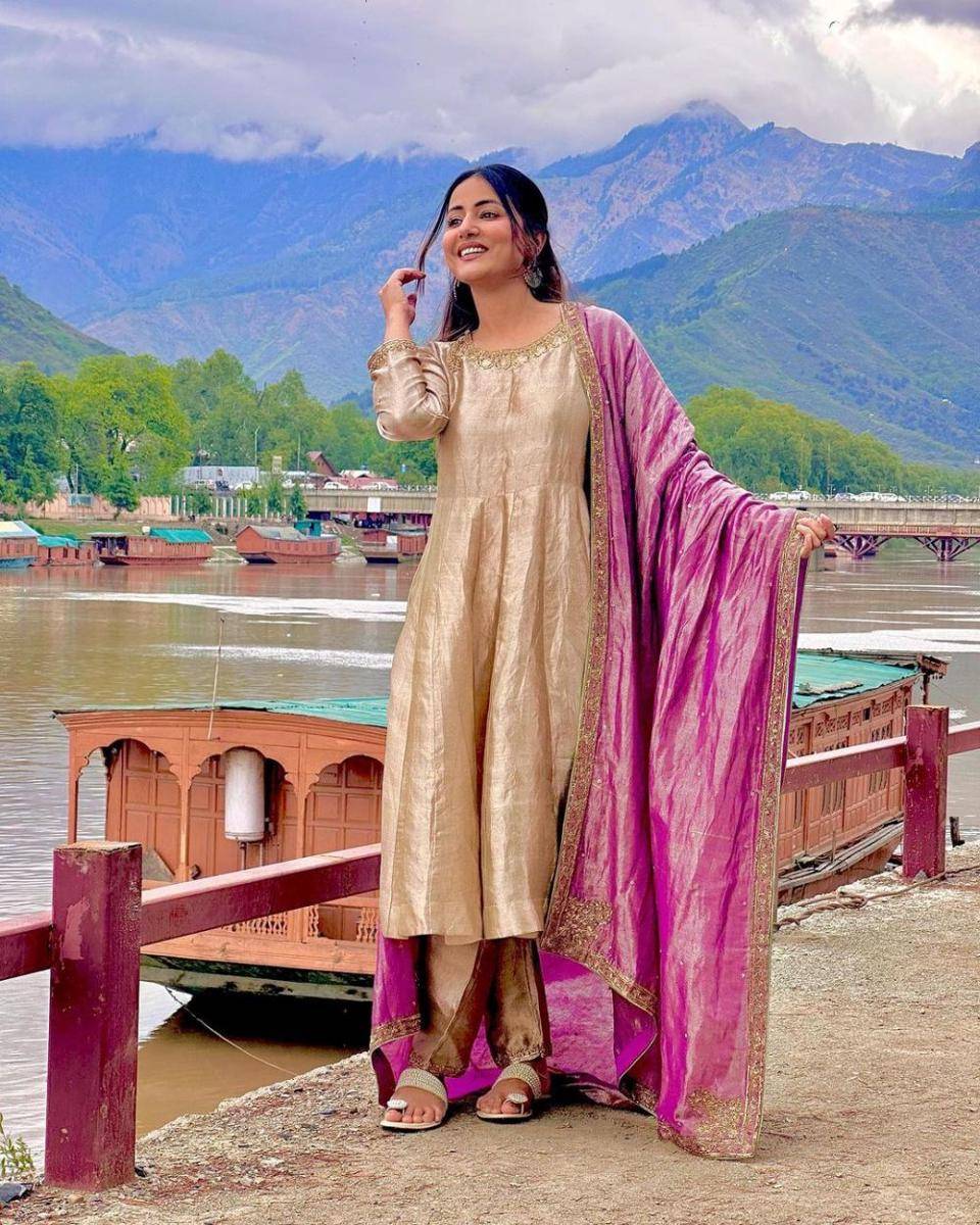 Hina Khan (instagram.com/realhinakhan)