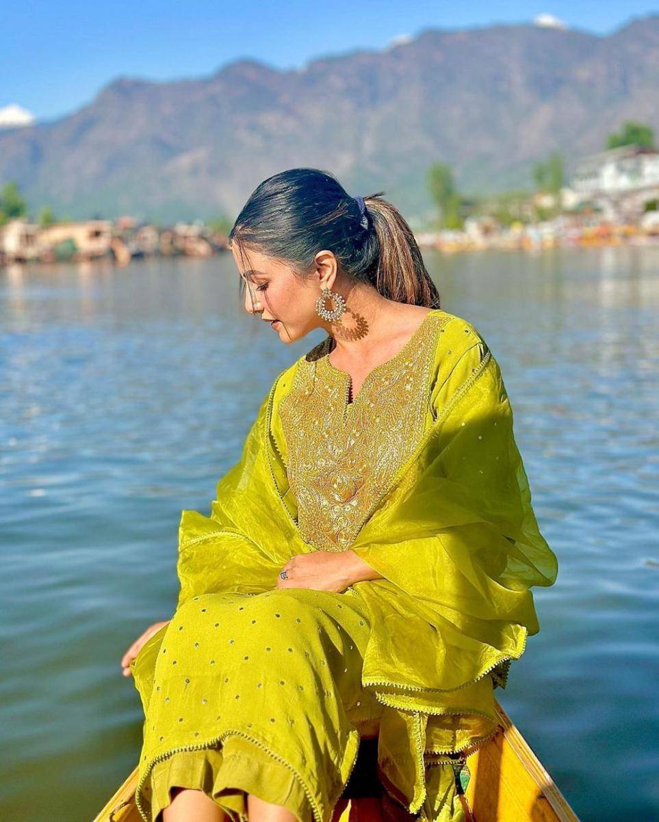 Hina Khan (instagram.com/realhinakhan)