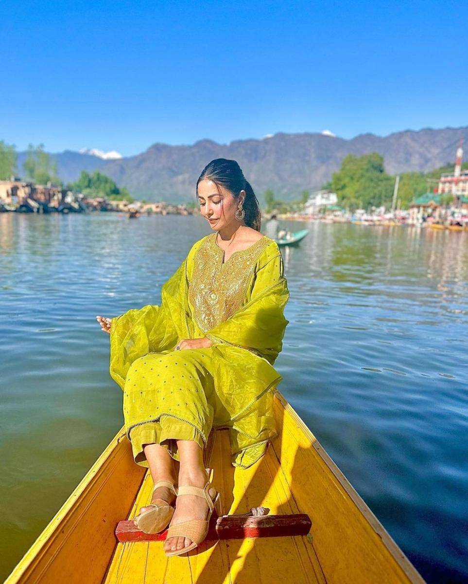 Hina Khan (instagram.com/realhinakhan)