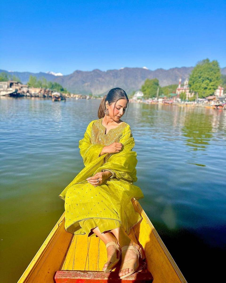 Hina Khan (instagram.com/realhinakhan)