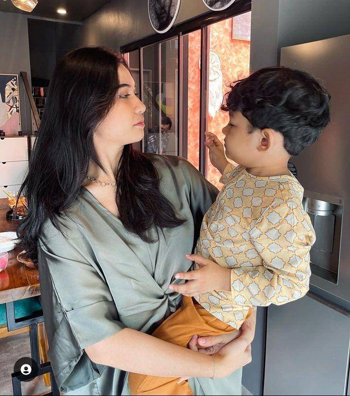 Lebaran keluarga Onad (Instagram.com/bebyleonardo)