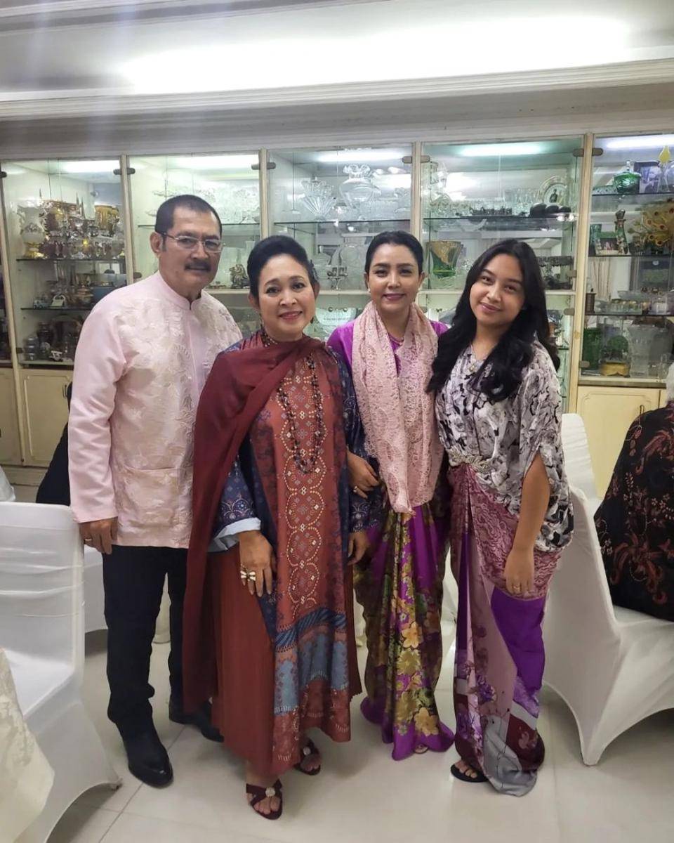 momen lebaran keluarga Mayangsari (instagram.com/mayangsari_official)