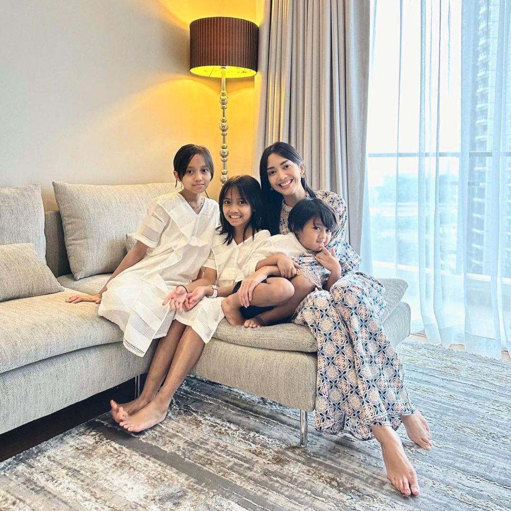 potret Ririn Dwi Ariyanti dengan ketiga anaknya (instagram.com/ririndwiariyanti)