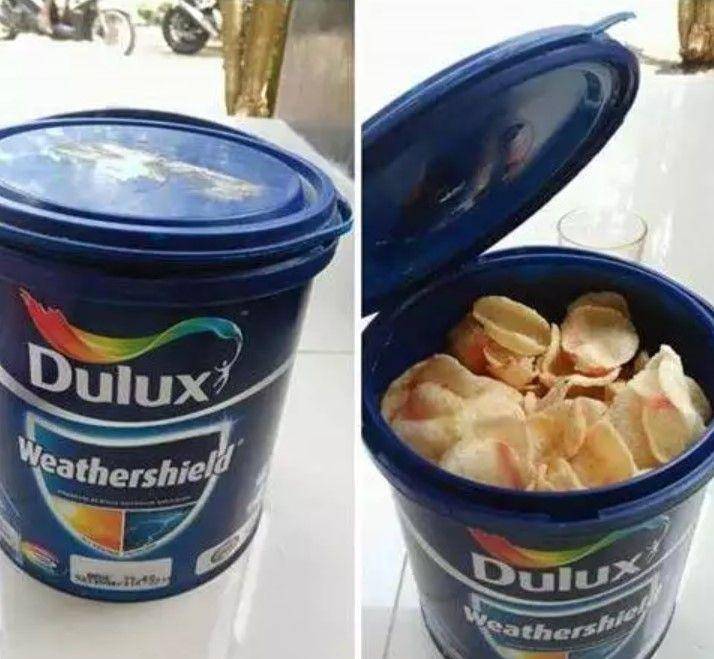 potret jebakan toples kue Lebaran (facebook.com/kementrianhumorindonesia)