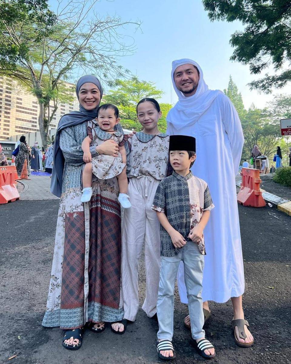 potret keluarga Ananda Omesh (instagram.com/omeshomesh)