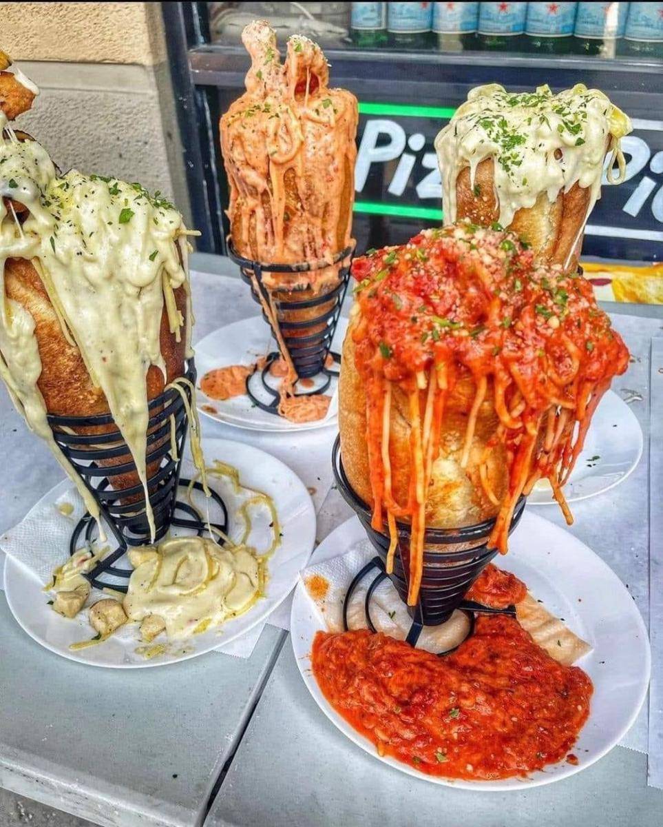potret pasta disajikan di tempat gak wajar (reddit.com/user/ishtra)