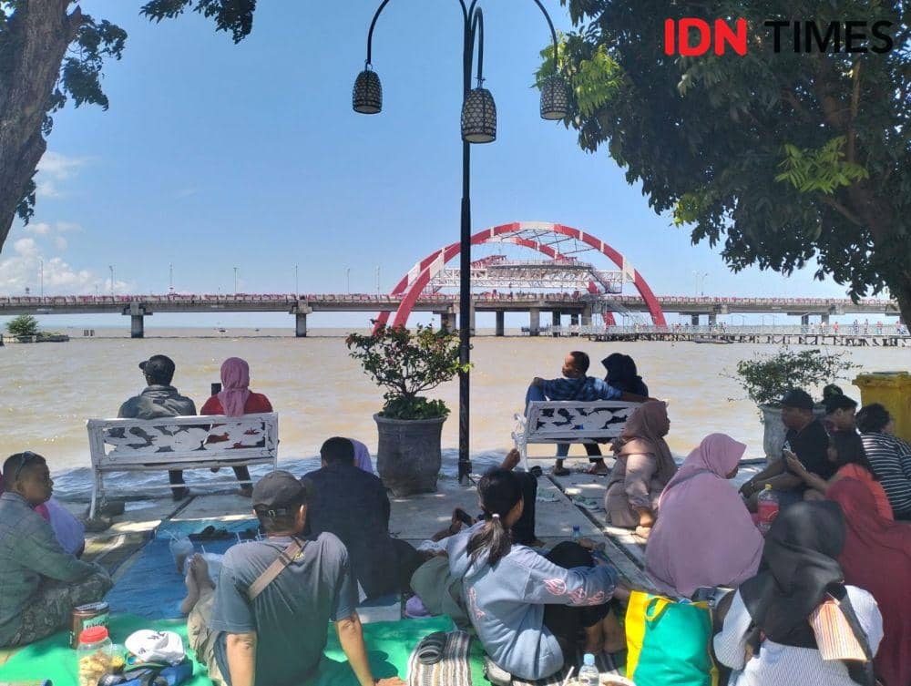 Pantai Kenjeran Pilihan Favorit Warga Berlibur Lebaran