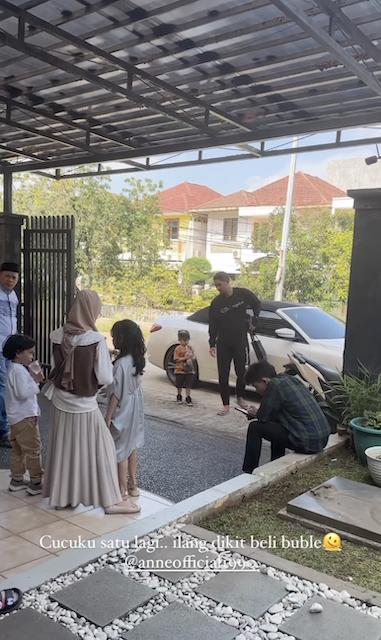 momen lebaran Putri Anne dan Arya Saloka (instagram.com/chachathaib)