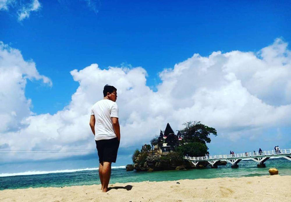 Instagram.com/balekambang_beach