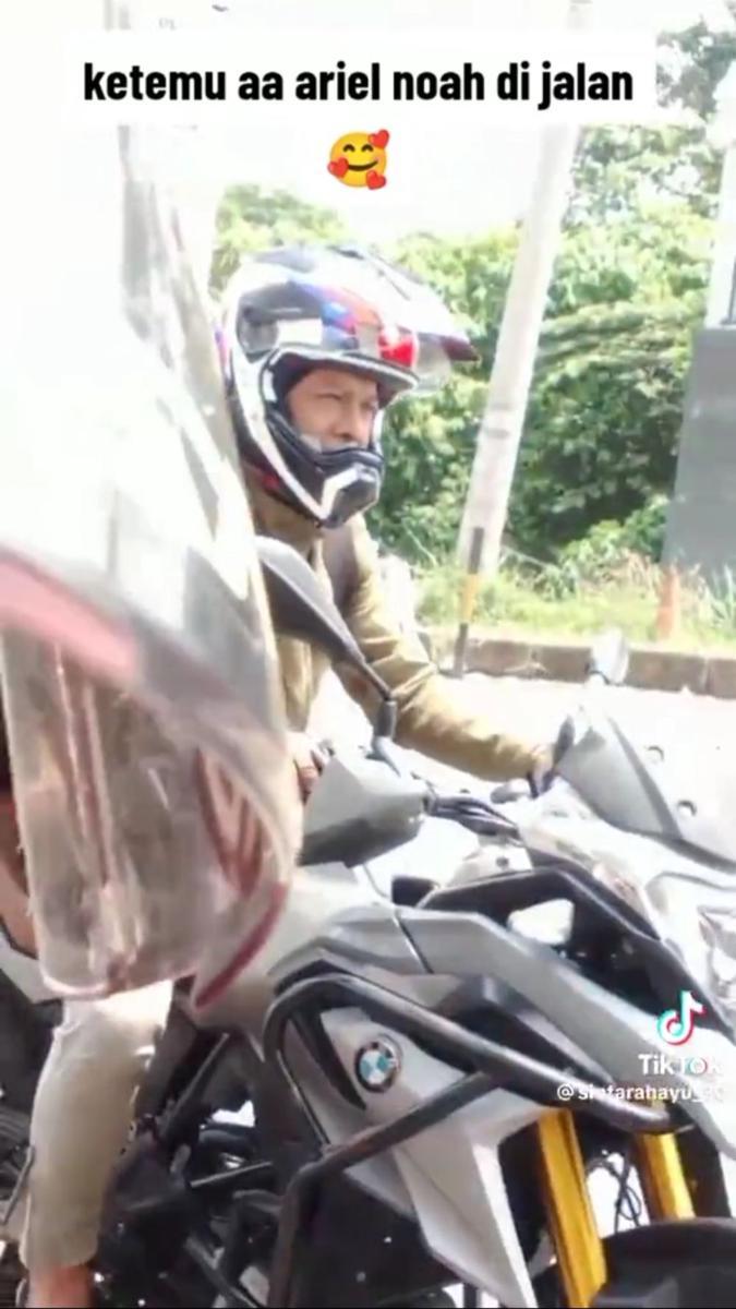 Ariel pulang ke Jakarta naik motor (tiktok.com/sintarahayu_20)