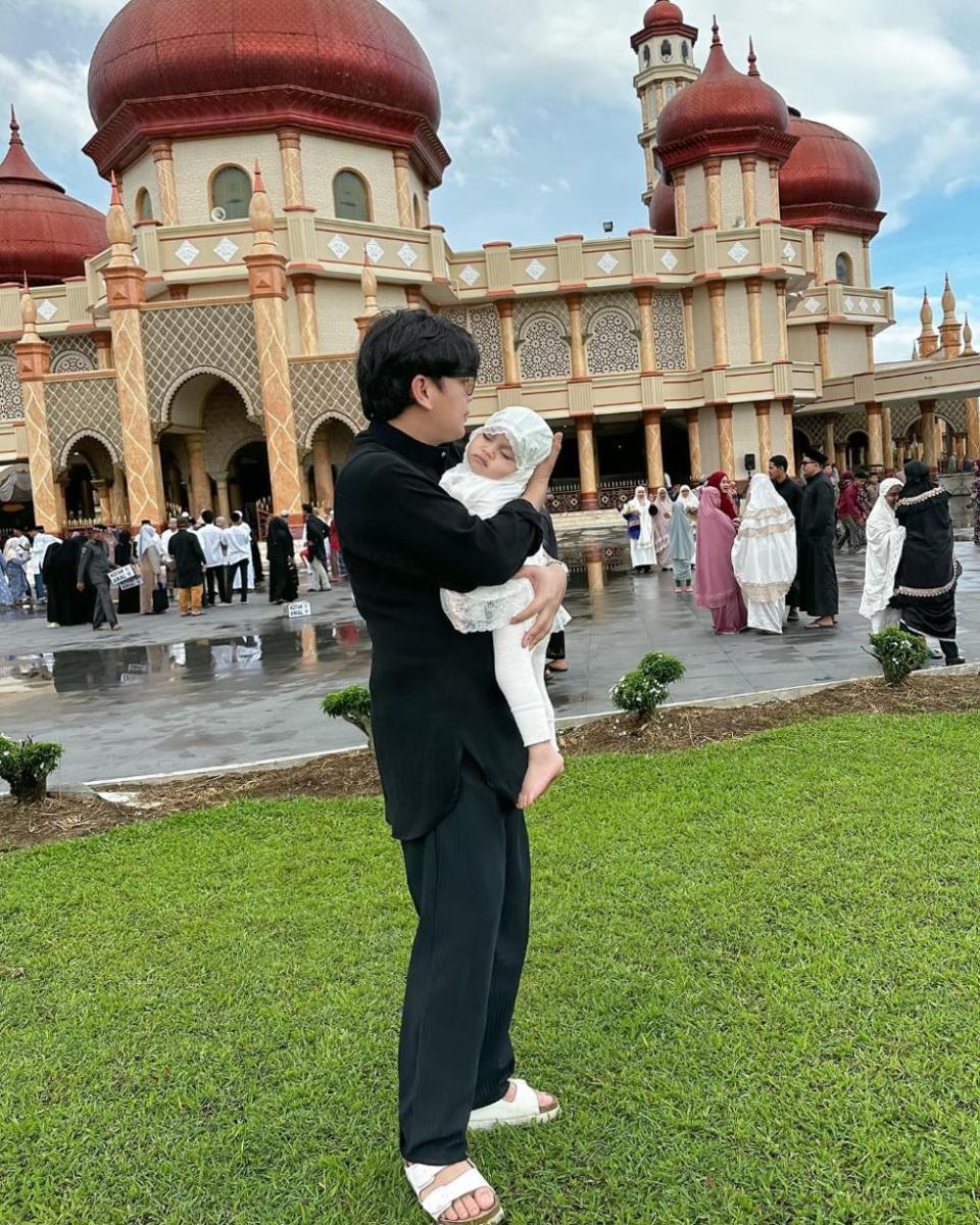 potret keluarga Natta Reza (instagram.com/wardahmaulina_)