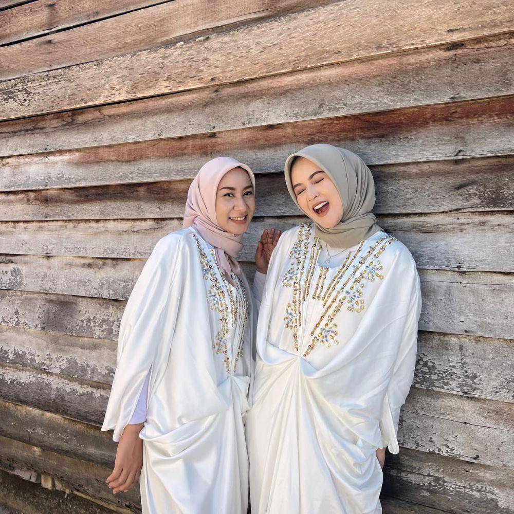 potret Alifhia Fitri dan keluarga (instagram.com/alifhiafitri)