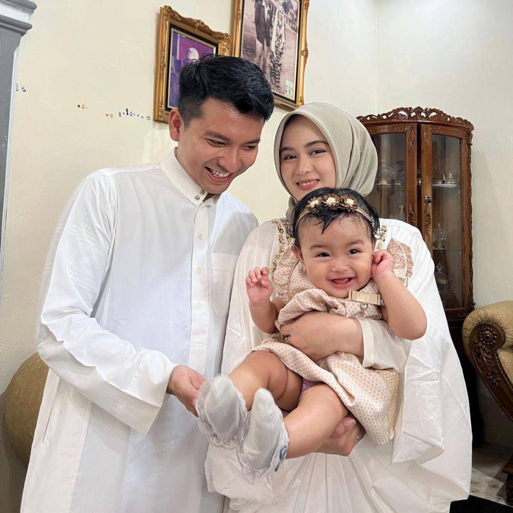 potret Alifhia Fitri dan keluarga (instagram.com/alifhiafitri)