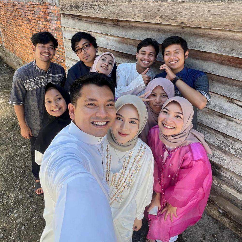 potret Alifhia Fitri dan keluarga (instagram.com/alifhiafitri)
