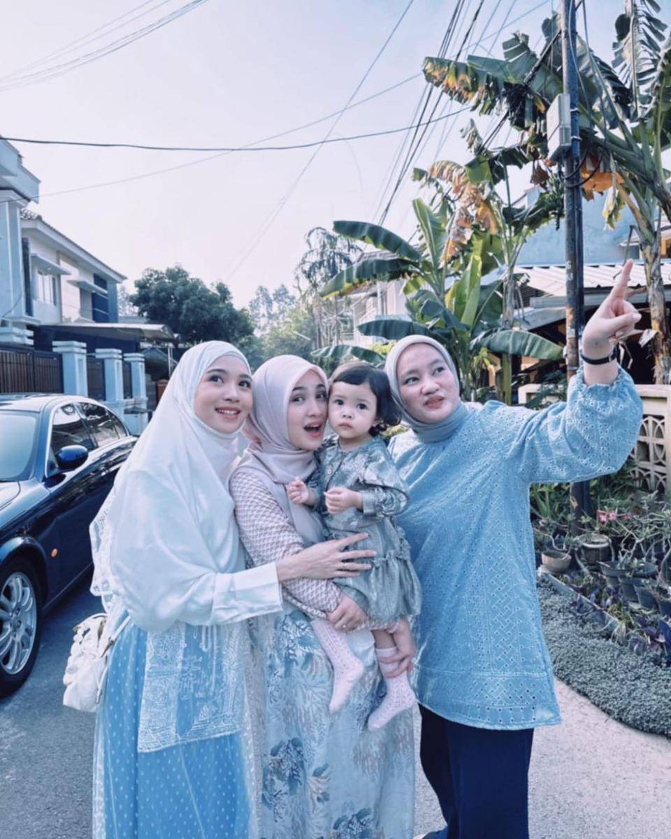 potret keluarga Cut Syifa (instagram.com/cutsyifaa)