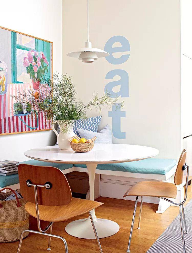 ide breakfast nook untuk rumah mungil (bhg.com)